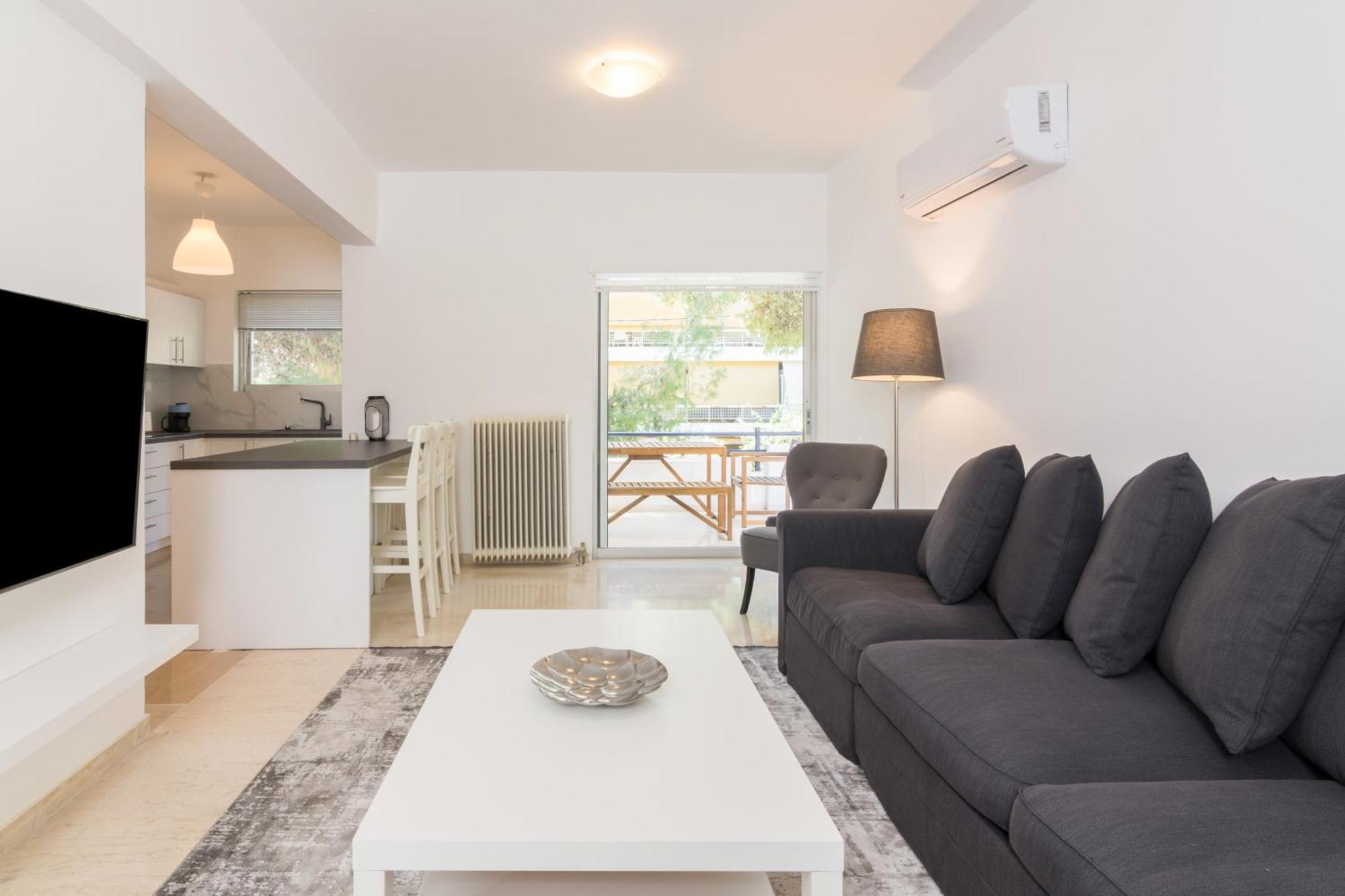 Great Two Bedrooms In Varkiza Apartment *