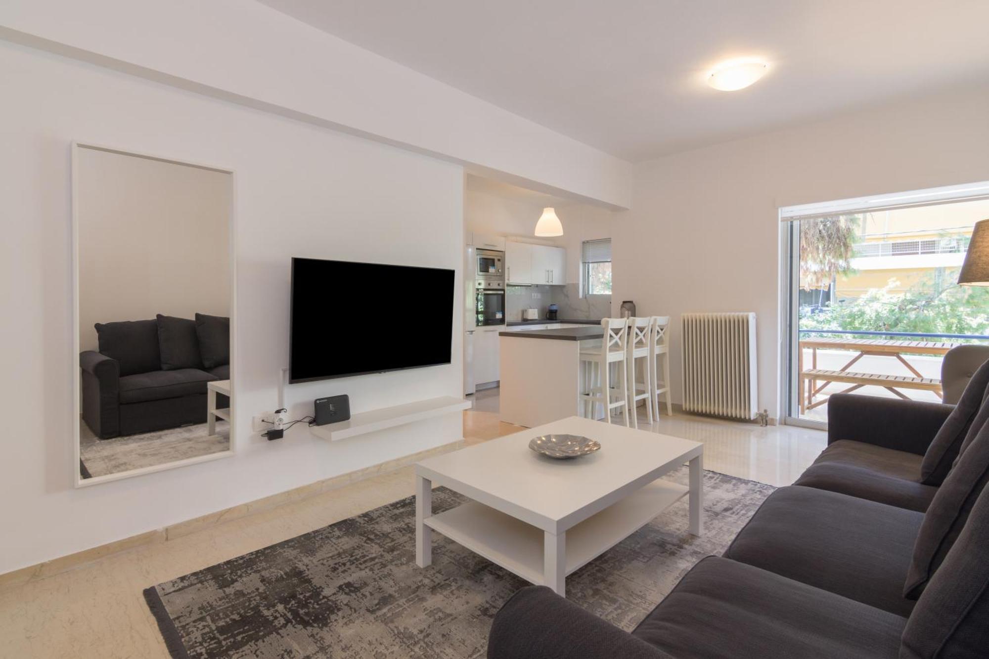 Apartment Great Two Bedrooms In Varkiza *