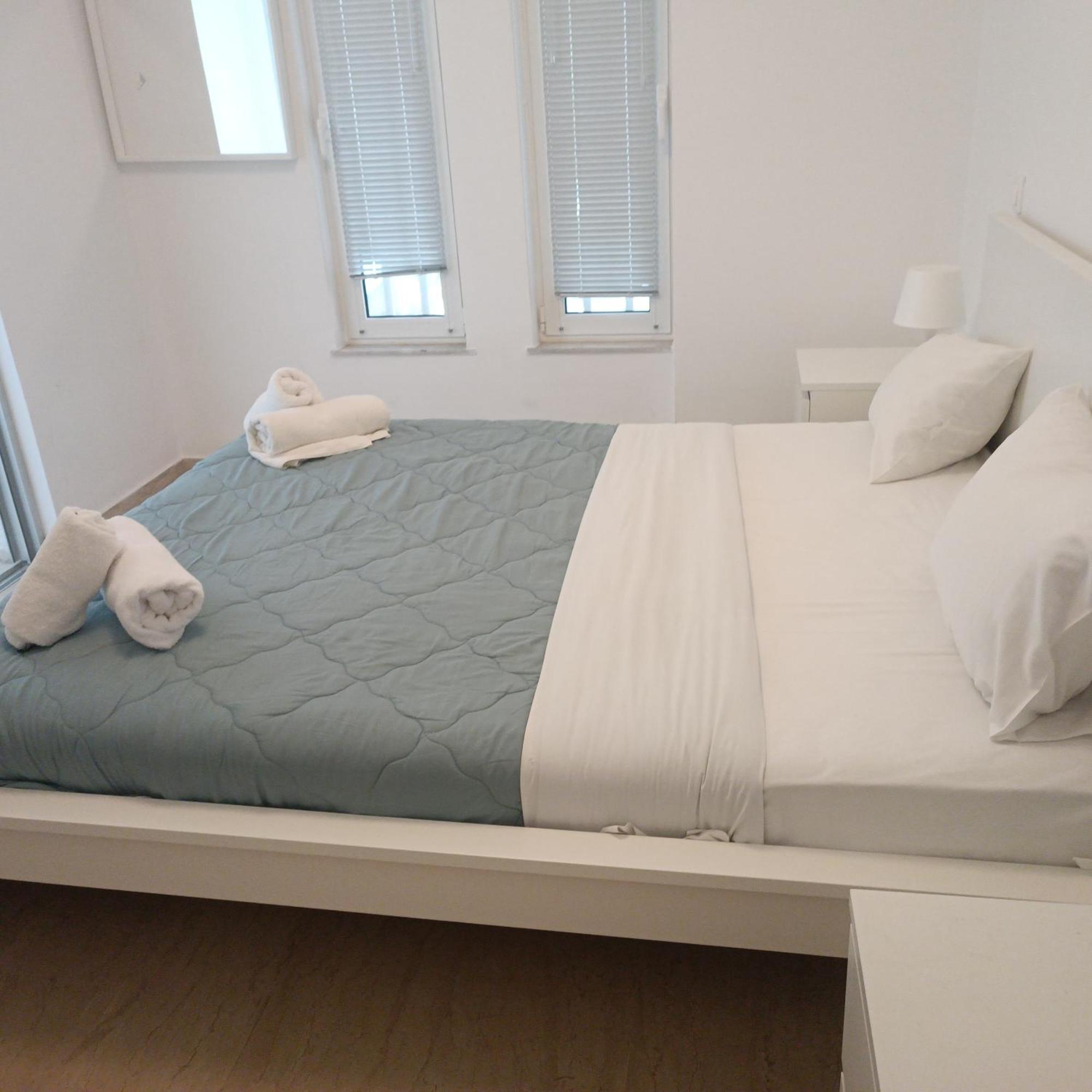 Great Two Bedrooms In Varkiza Apartment